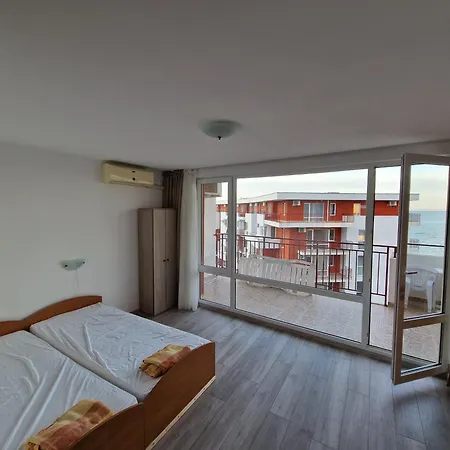 Robinson Sea Nessebar View Apartmán *