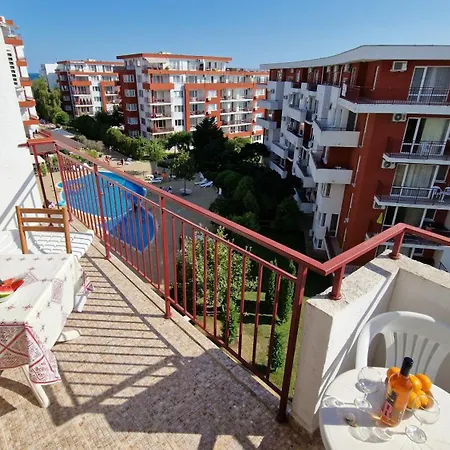 아파트 Robinson Sea Nessebar View *